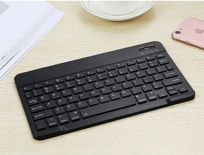 Universal Bluetooth keyboard holster