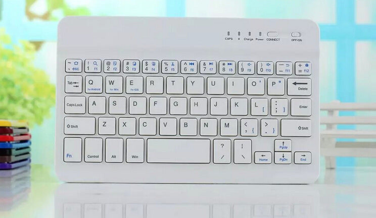 Universal Bluetooth keyboard holster